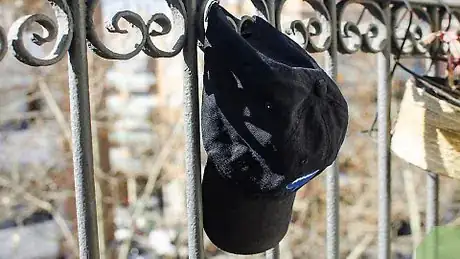 Imagen titulada Clean a Fitted Hat Step 10