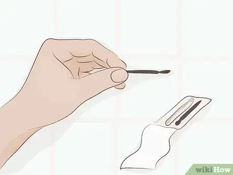 Imagen titulada Apply Latisse Step 2
