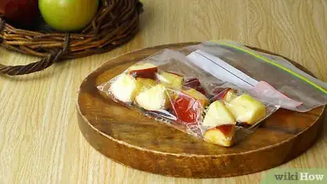 Imagen titulada Keep a Cut Apple from Turning Brown Step 9
