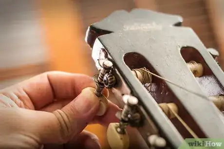 Imagen titulada Change Classical Guitar Strings Step 1Bullet2