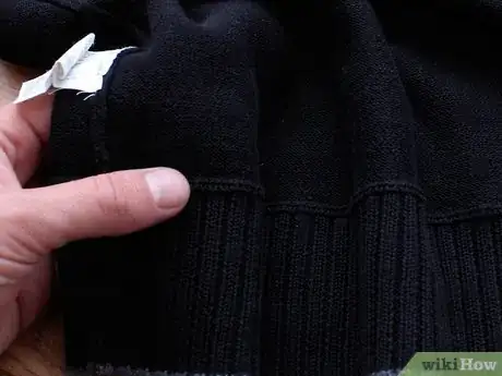 Imagen titulada Shrink a Sweater Step 12