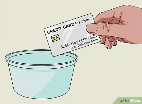 Imagen titulada Freeze a Credit Card Step 1