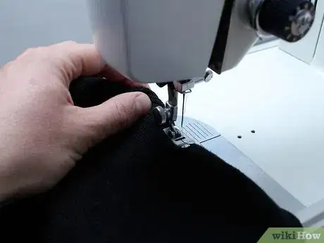 Imagen titulada Shrink a Sweater Step 16