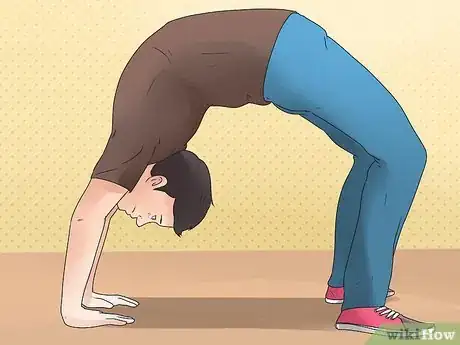 Imagen titulada Do a Back Handstand Step 2