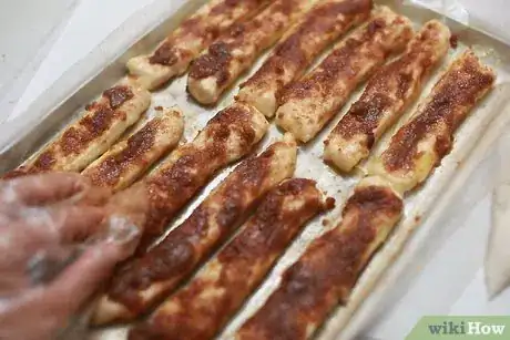 Imagen titulada Make Cinnamon Roll Sticks Step 19