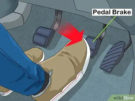 Imagen titulada Drive a Stick Shift Truck Step 16