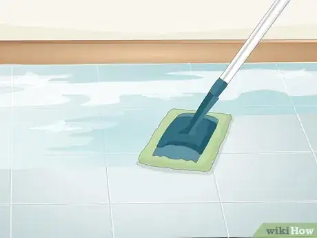 Imagen titulada Apply Tile Sealer Step 8