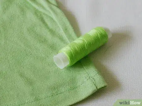 Imagen titulada Choose Sewing Thread Step 4