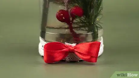 Imagen titulada Make a Snow Globe Step 6