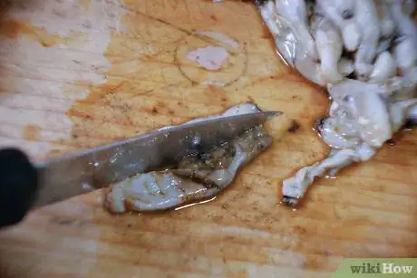 Imagen titulada Clean a Razor Clam Step 14