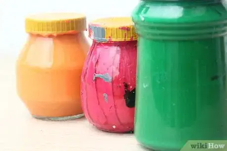 Imagen titulada Paint Light Bulbs Step 2