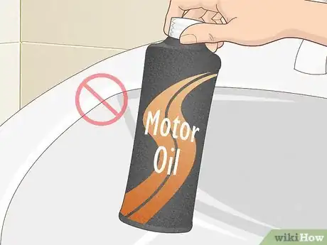Imagen titulada Apply Oil to an Electric Shaver Step 6