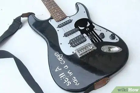 Imagen titulada Decorate a Guitar Step 6