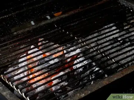 Imagen titulada Grill Sausage Step 2