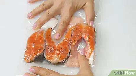 Imagen titulada Freeze Raw Salmon Step 5