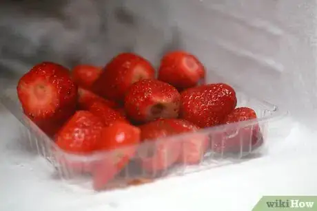 Imagen titulada Keep Strawberries Fresh Step 10Bullet1