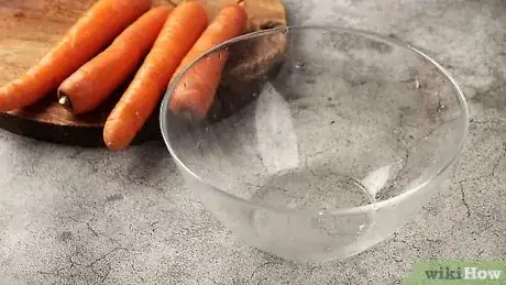Imagen titulada Peel a Carrot Step 2