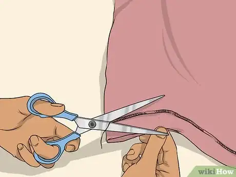 Imagen titulada Hem Shirts Step 7