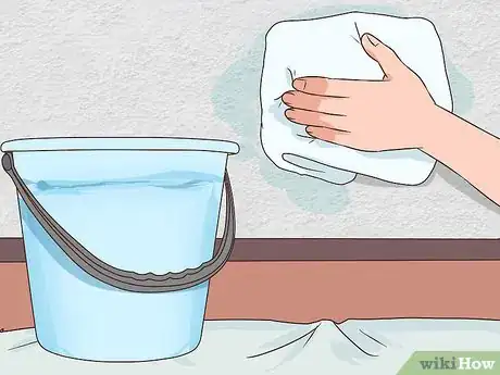 Imagen titulada Clean Plaster Walls Step 25