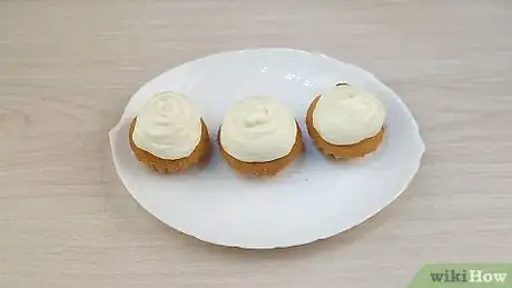 Imagen titulada Make Cool Whip Frosting Step 12