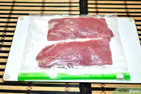 Imagen titulada Pound Meat to a Desired Thickness Step 11