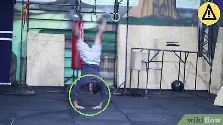 Imagen titulada Do a Roundoff Step 7