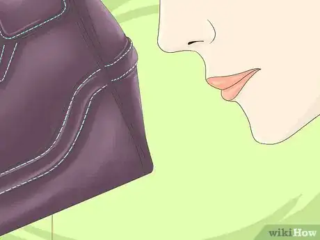 Imagen titulada Know if a Versace Bag Is Real Step 8