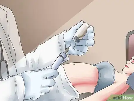 Imagen titulada Recognize Symptoms of a Postpartum Hemorrhage Step 23