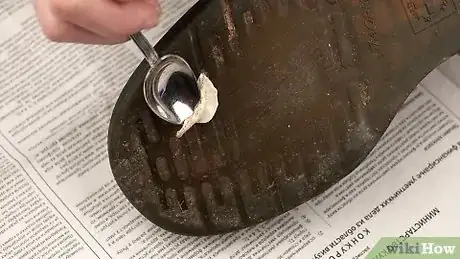 Imagen titulada Clean Dr. Martens Shoes Step 12