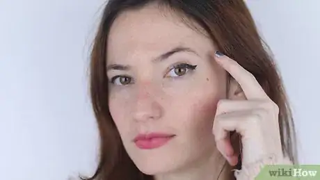 Imagen titulada Lift One Eyebrow Step 7
