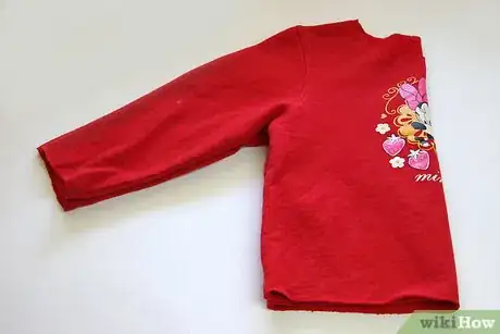 Imagen titulada Cut a Sweatshirt Step 6Bullet1