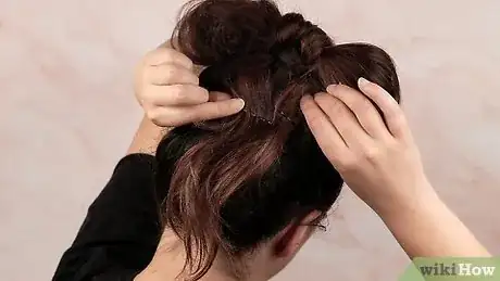 Imagen titulada Make a Bow out of Your Hair Step 6