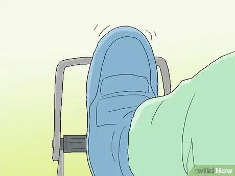 Imagen titulada Successfully Drive a Go Kart Step 3