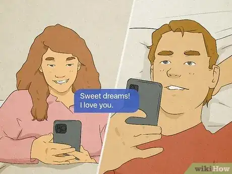 Imagen titulada Show Your Boyfriend You Love Him over Text Step 11