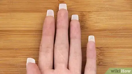 Imagen titulada Fill Nails Step 1