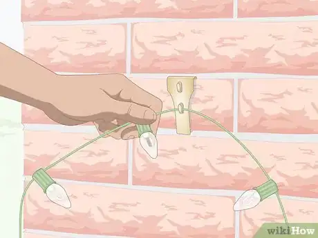 Imagen titulada Hang Christmas Lights on Brick Step 12