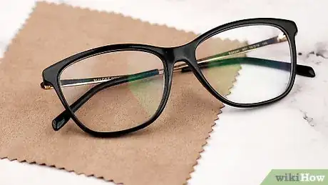 Imagen titulada Clean Cloudy Glasses Step 15