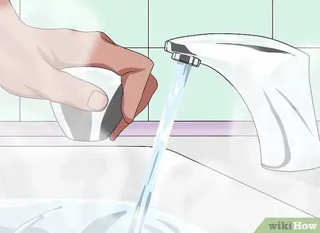 Imagen titulada Take an Epsom Salt Bath Step 1