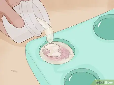 Imagen titulada Make Resin Jewelry Step 17
