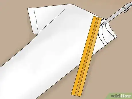 Imagen titulada Cut a T Shirt Into a V Neck Step 4