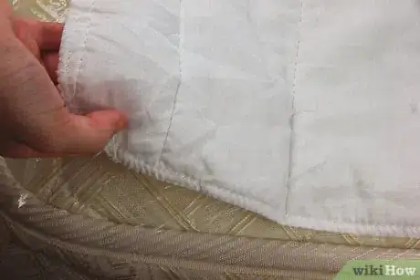 Imagen titulada Use Hardware Store Plastic Sheeting as a Bedwetting Sheet Step 5