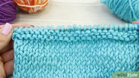 Imagen titulada Keep a Sweater Hem from Rolling Step 1