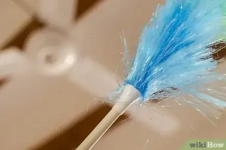 Imagen titulada Clean a Ceiling Fan Step 9
