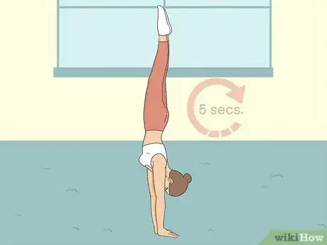 Imagen titulada Do a Gymnastics Handstand Step 8.jpeg