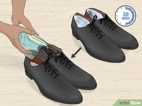 Imagen titulada Widen Leather Shoes Step 21