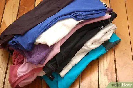 Imagen titulada Make a Whole New Wardrobe by Recycling Your Clothes Step 1