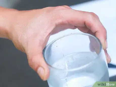 Imagen titulada Chug Water Step 6
