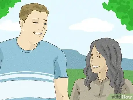 Imagen titulada Hug a Girl Who Is Shorter Than You Step 9