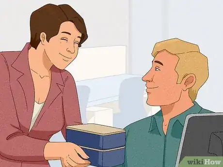 Imagen titulada Signs a Woman Is Sexually Attracted to You Step 10