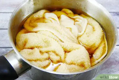 Imagen titulada Dye Fabric With Tea Step 6